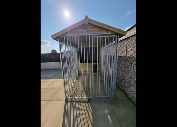 Wilmslow single wooden dog kennel